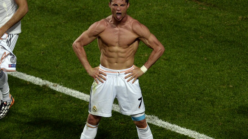 Cristiano Ronaldo luôn được biết đến là cầu thủ có sức mạnh ấn tượng